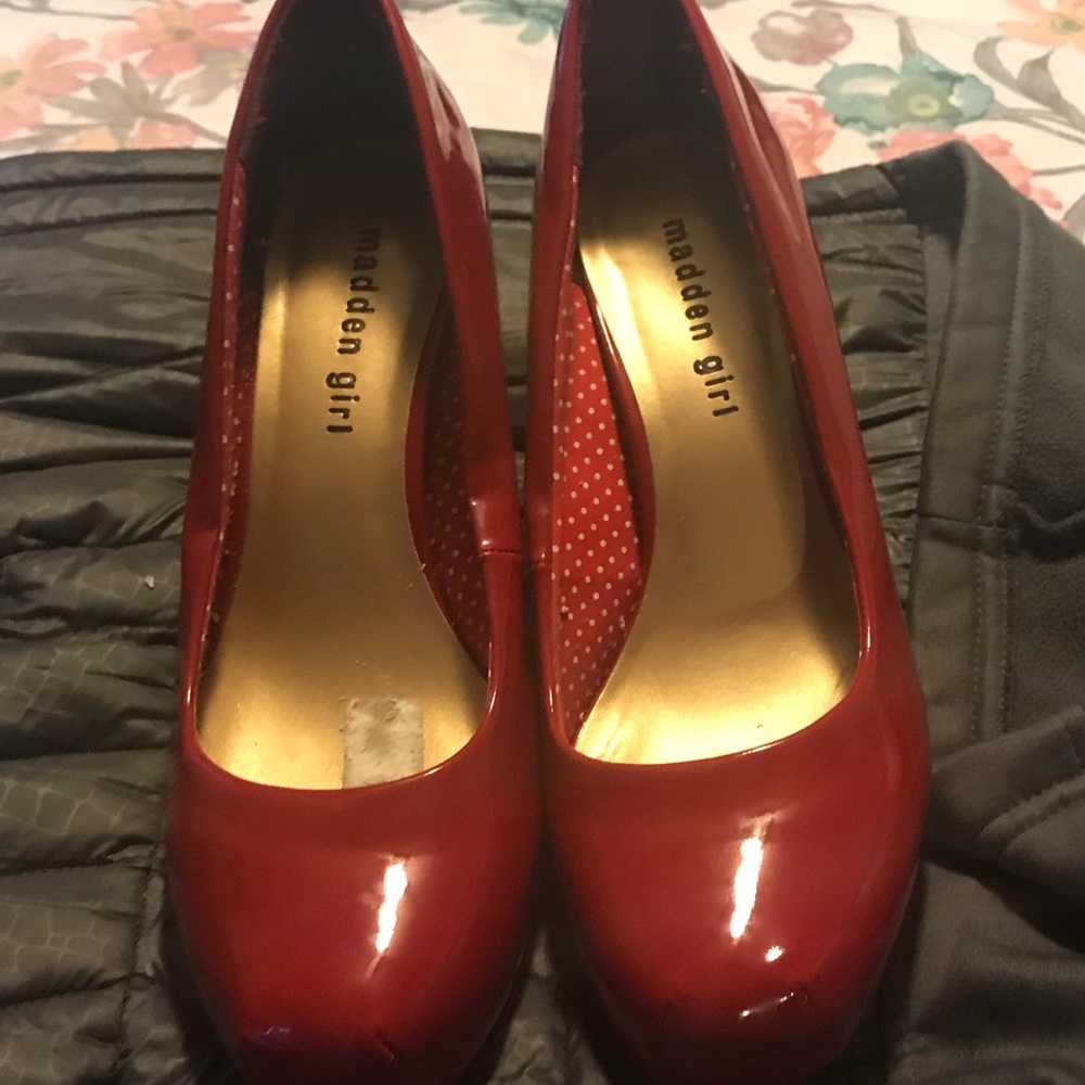 Red Steve Madden heels size 9